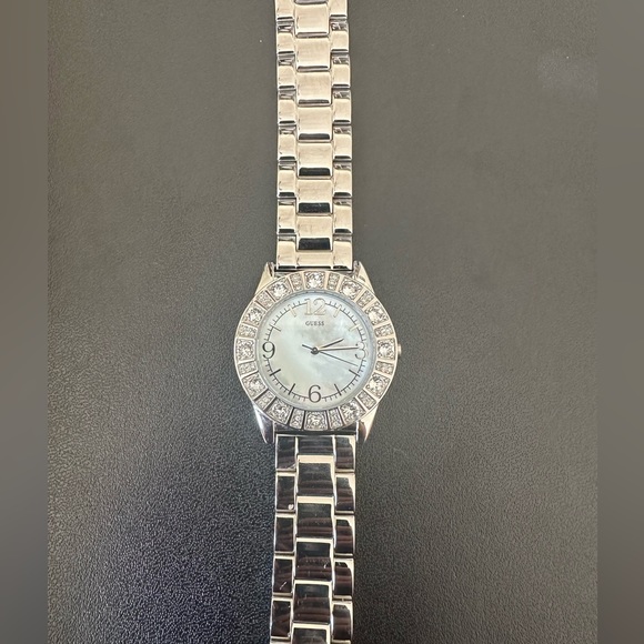 Silver guess watch - Picture 2 of 3